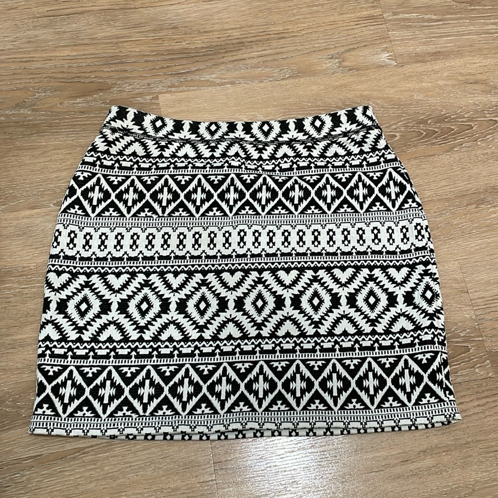 Gap mini stretch skirt, size M, gently used